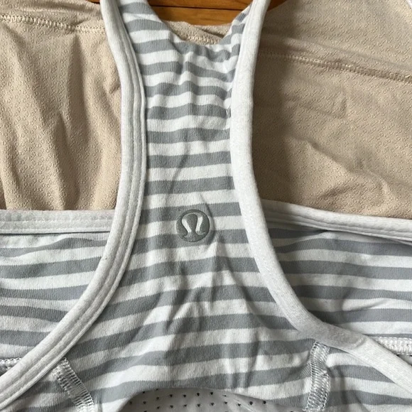 Lululemon tank - Picture 3 of 3